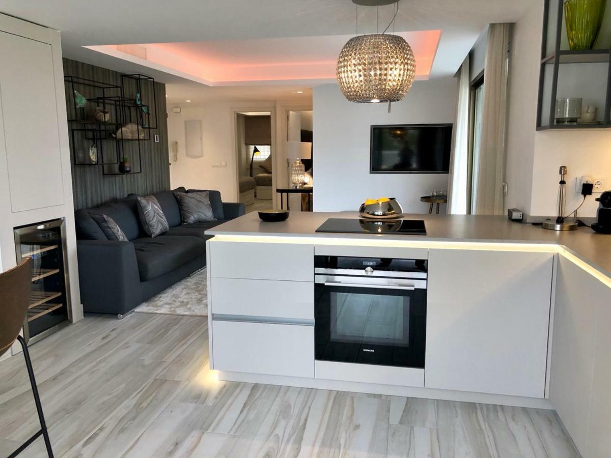 Luxury Apartment In La Isla, Walking Distance To Puerto Banus Marbella Zewnętrze zdjęcie