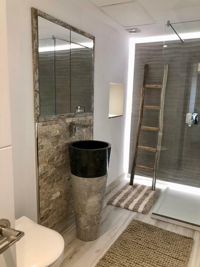 Luxury Apartment In La Isla, Walking Distance To Puerto Banus Marbella Zewnętrze zdjęcie
